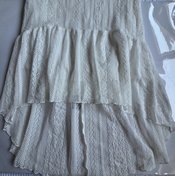 Paper Doll White High-Low Lace Dress - Picture 4 of 7